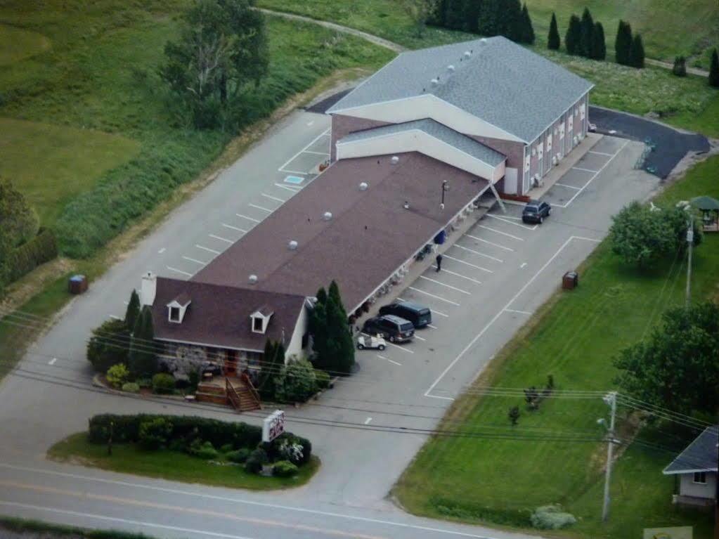 Manoir Becancourt Hotel Exterior photo